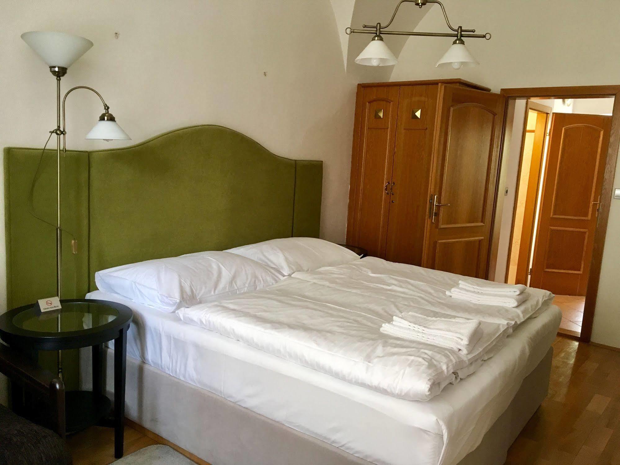 Penzion Austis Znojmo Buitenkant foto